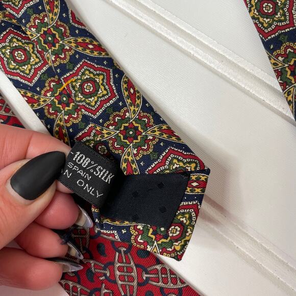 Barneys New York Blue Floral & Red 100% Silk Bundle of 2 Mens Tie - Picture 4 of 5